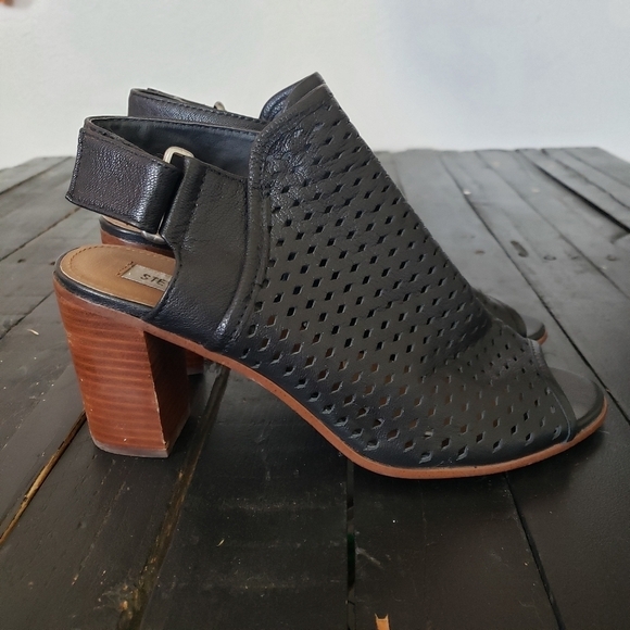 Steve Madden Nimbble Women's 8 Black Leather Perforated Sandals Heeled Open Toe - Picture 10 of 10